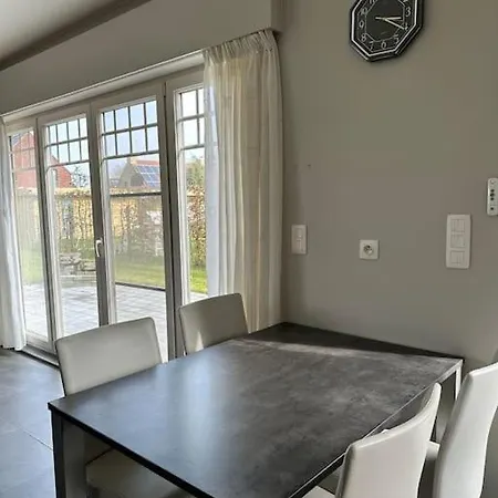 The 11 Pour Ou Travail * Comines-Warneton